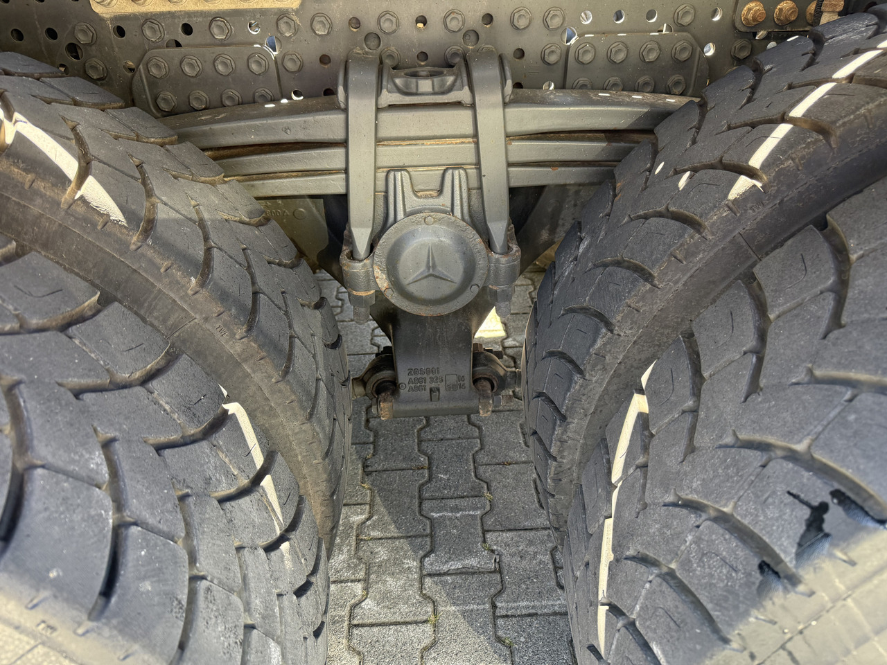 Mercedes-Benz Arocs 3245 K 8X4 Haken - Hook lift truck: picture 4 Mercedes-Benz Arocs 3245 K 8X4 Haken - Hook lift truck: picture 4