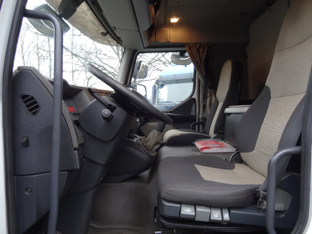 Renault Midlum 300.12 Fassi F80 - Crane truck, Dropside/ Flatbed truck: picture 5 Renault Midlum 300.12 Fassi F80 - Crane truck, Dropside/ Flatbed truck: picture 5