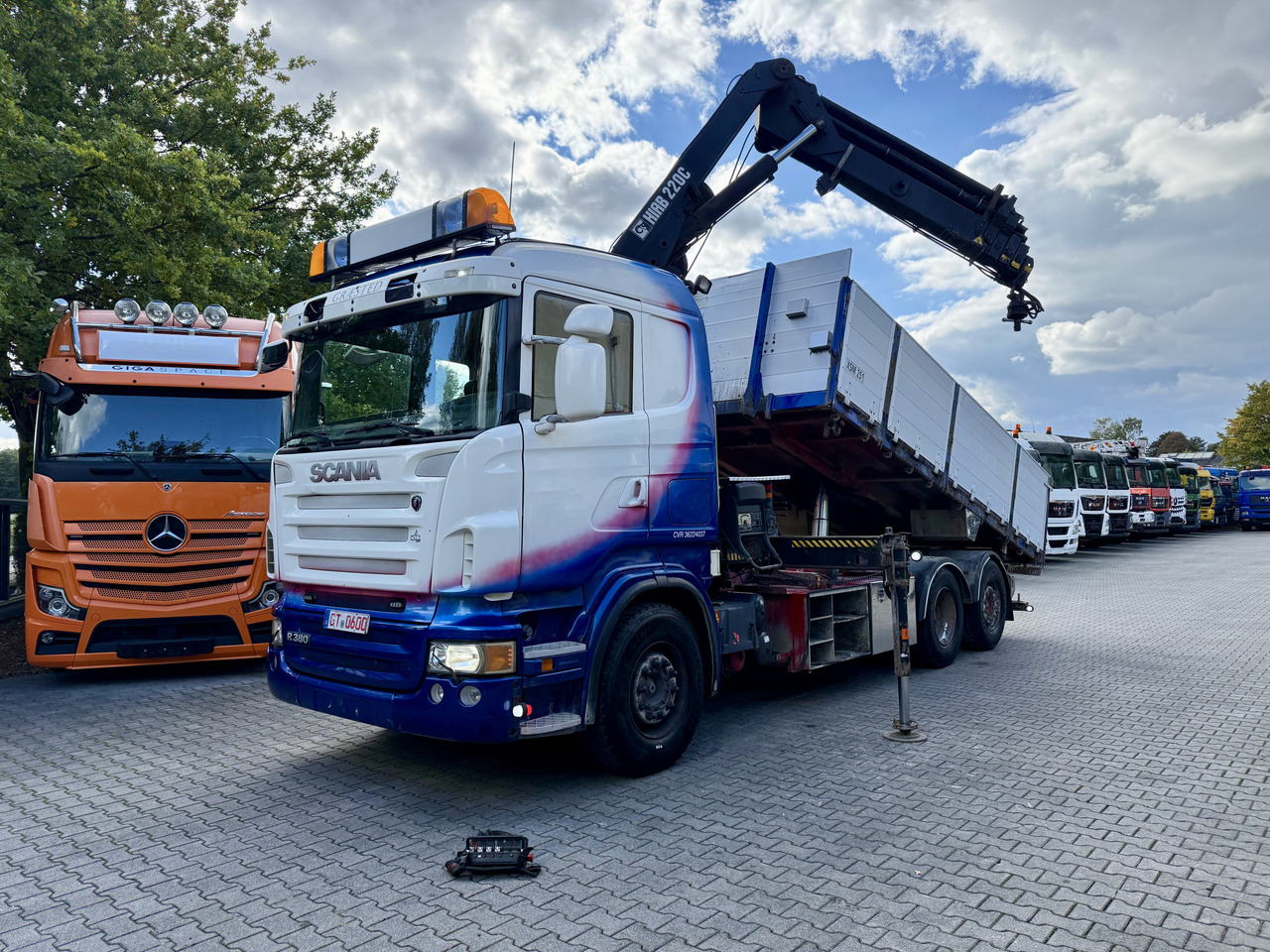 Scania R380 6X2*4 Kipper mit Kran HIAB 220 - Tipper, Crane truck: picture 1 Scania R380 6X2*4 Kipper mit Kran HIAB 220 - Tipper, Crane truck: picture 1