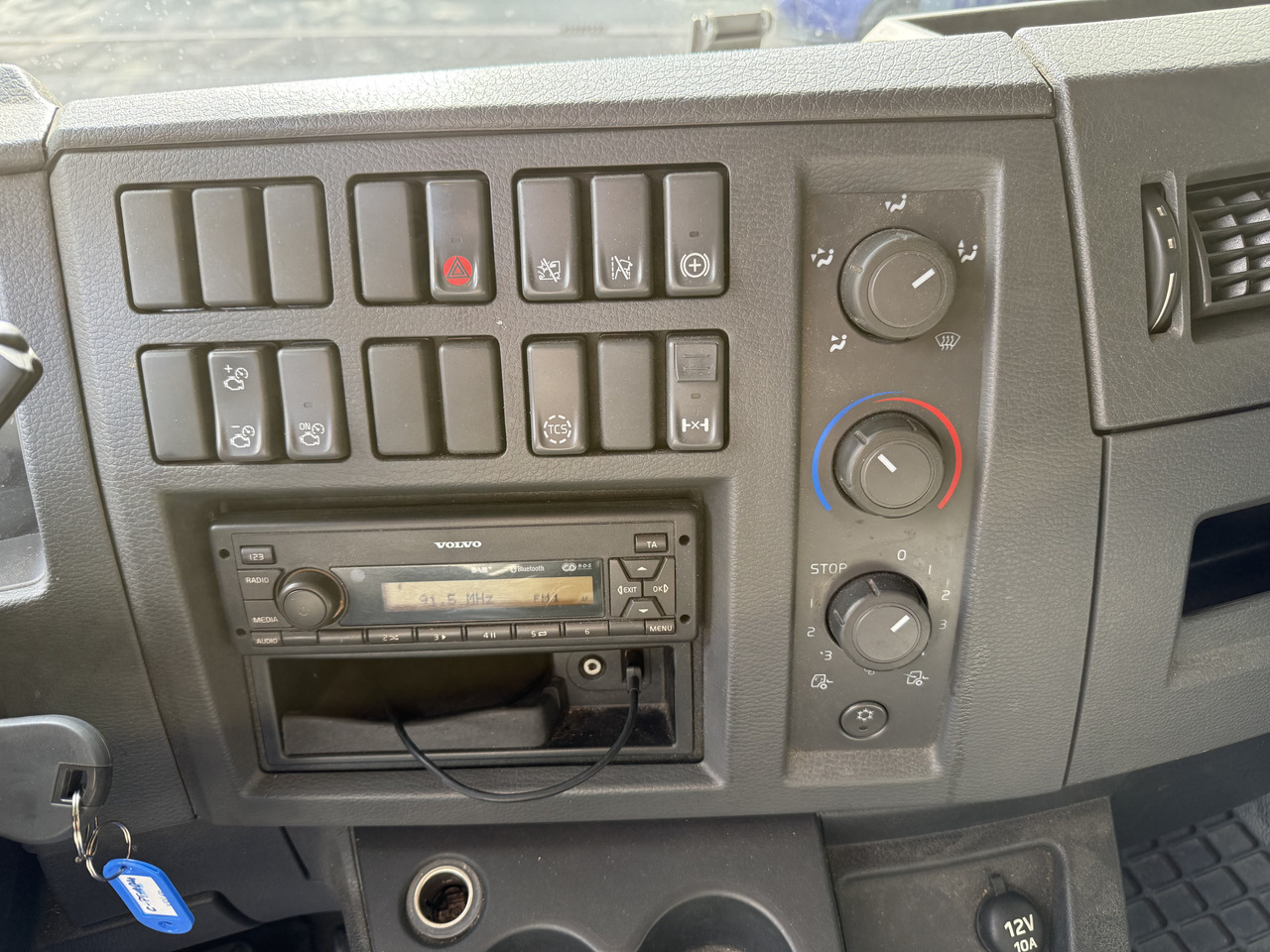Curtainsider truck Volvo FL210 14 Tonner: picture 6