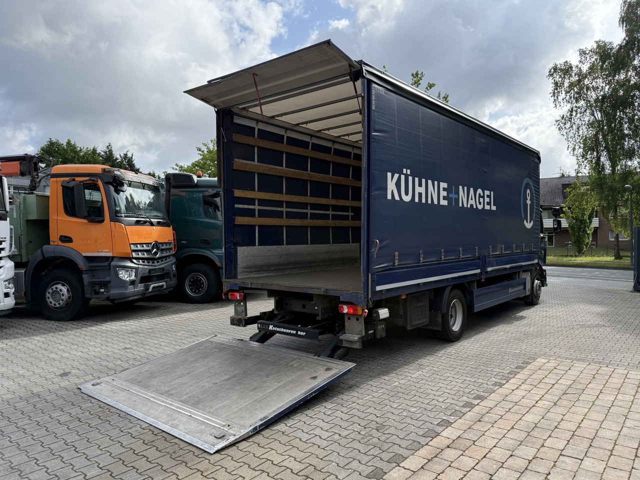 Curtainsider truck Volvo FL210 14 Tonner: picture 12