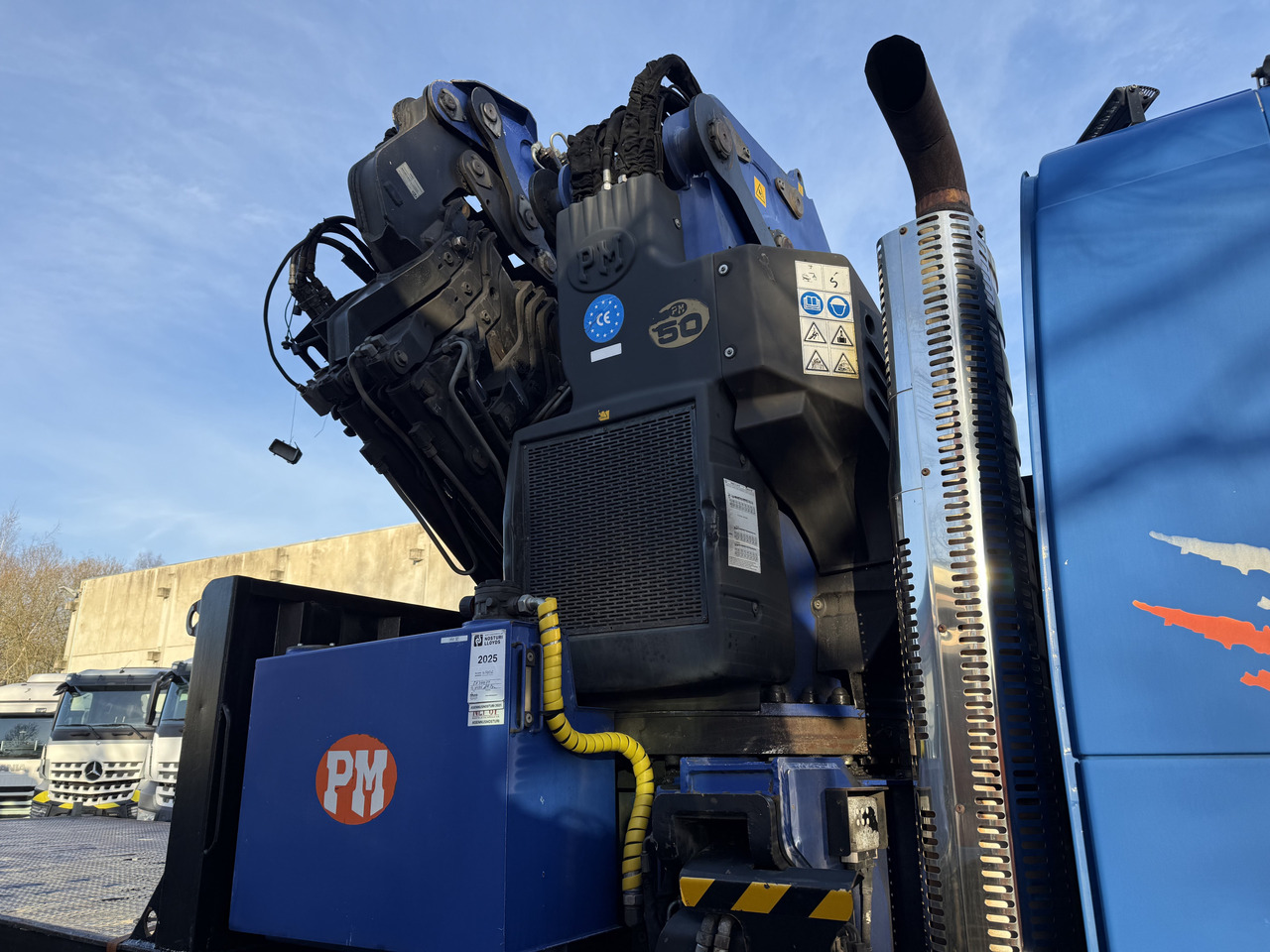 Volvo FM12 420 8X2 Kran PM 65026 bis 29 Meter - Crane truck, Dropside/ Flatbed truck: picture 3 Volvo FM12 420 8X2 Kran PM 65026 bis 29 Meter - Crane truck, Dropside/ Flatbed truck: picture 3