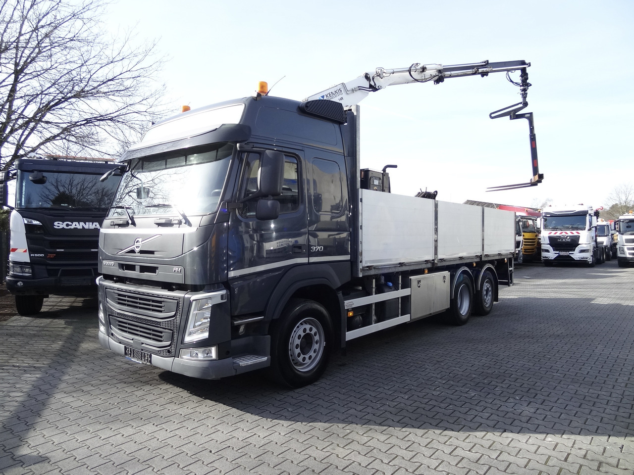 Volvo FM370 6X2*4 Kennis K14 Kran - Dropside/ Flatbed truck, Crane truck: picture 1 Volvo FM370 6X2*4 Kennis K14 Kran - Dropside/ Flatbed truck, Crane truck: picture 1