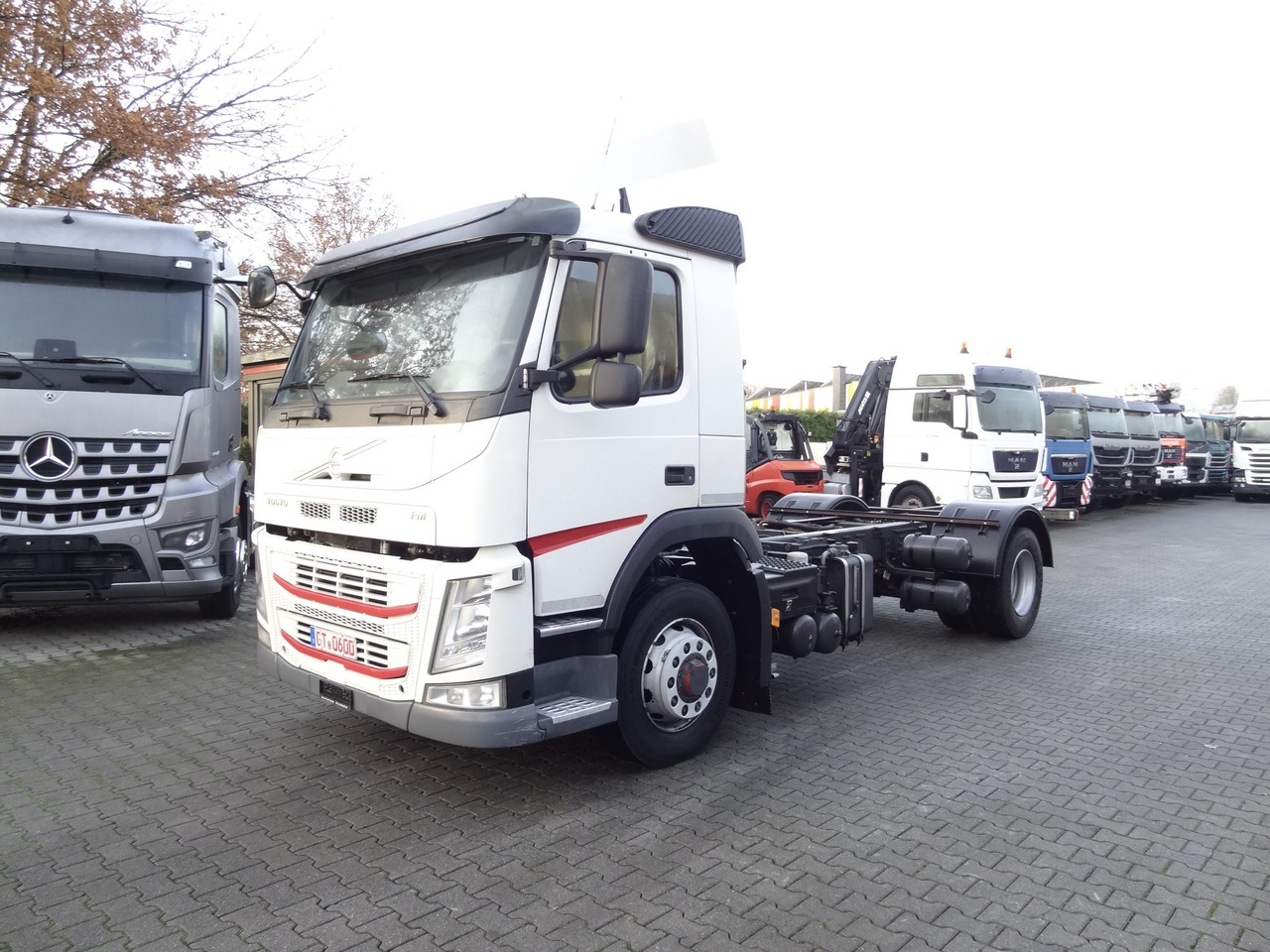 Volvo FM420 4X4 X-Track - Cab chassis truck: picture 1 Volvo FM420 4X4 X-Track - Cab chassis truck: picture 1