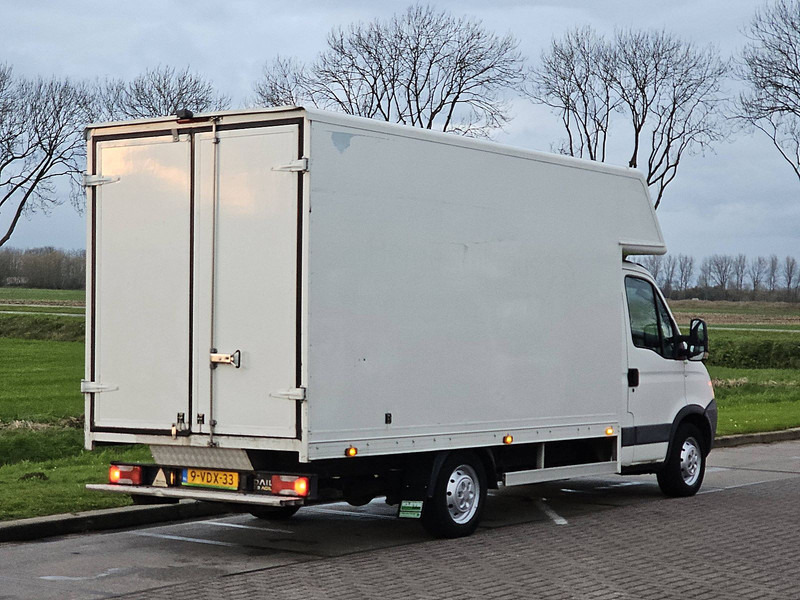 Iveco Daily 35 S 12 - Box van: picture 3 Iveco Daily 35 S 12 - Box van: picture 3