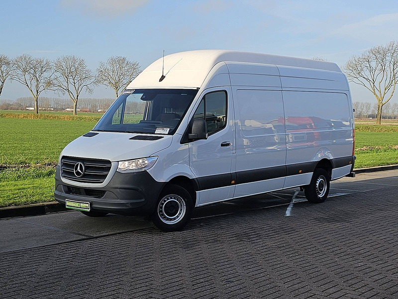 Mercedes-Benz Sprinter 317 CDI AUT. L3H3 - Panel van: picture 2 Mercedes-Benz Sprinter 317 CDI AUT. L3H3 - Panel van: picture 2