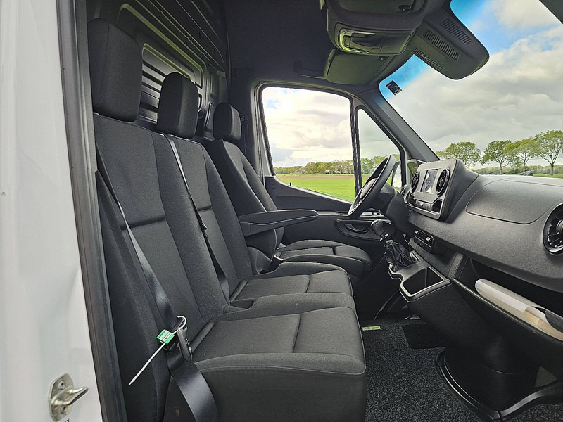 Mercedes-Benz Sprinter 317 L2H2 Mbux Trekhaak ! - Panel van: picture 1 Mercedes-Benz Sprinter 317 L2H2 Mbux Trekhaak ! - Panel van: picture 1
