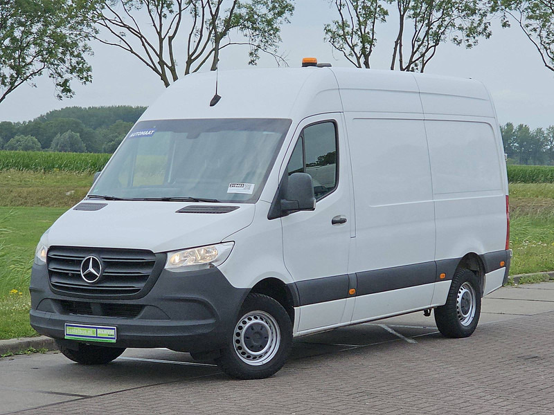 Mercedes-Benz Sprinter 319 L2H2 V6 3.5t-Trekh. - Panel van: picture 2 Mercedes-Benz Sprinter 319 L2H2 V6 3.5t-Trekh. - Panel van: picture 2