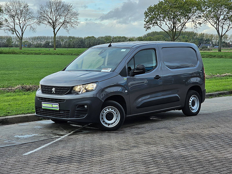 Peugeot Partner 1.5 BHDI 102 - Box van: picture 2 Peugeot Partner 1.5 BHDI 102 - Box van: picture 2