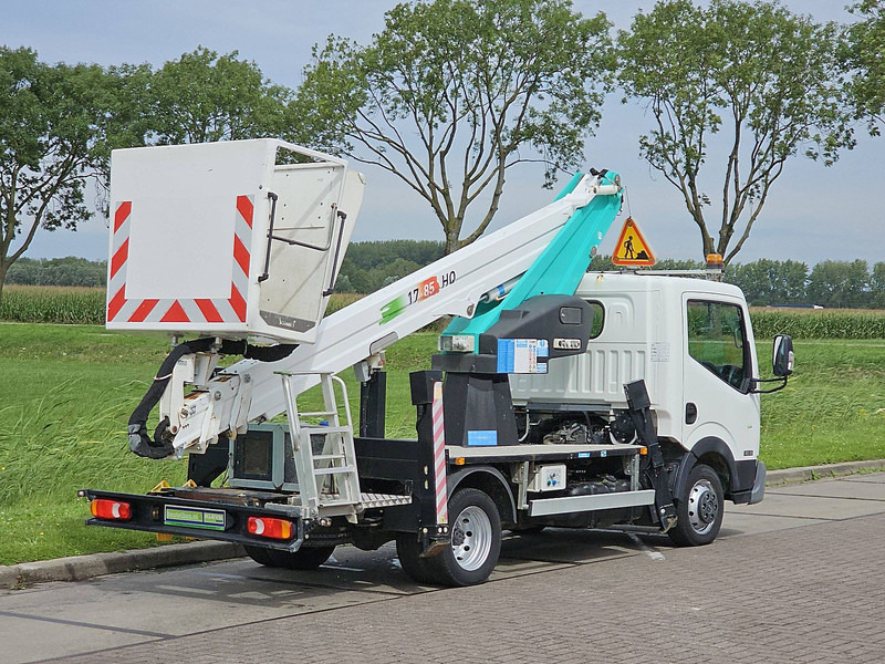 Nissan NT 400 17Mtr-Hoogwerker! - Van: picture 3 Nissan NT 400 17Mtr-Hoogwerker! - Van: picture 3