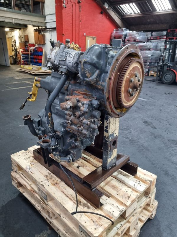 Komatsu WA320-3 Gearbox (Plant) - Gearbox for Construction machinery: picture 1 Komatsu WA320-3 Gearbox (Plant) - Gearbox for Construction machinery: picture 1