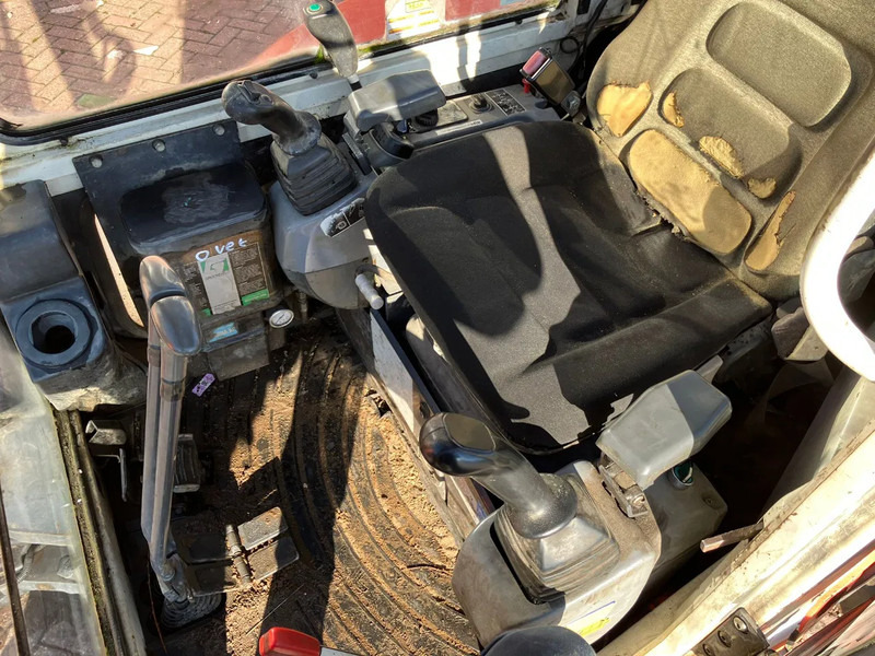 Mini excavator Kubota KX91-3a: picture 8