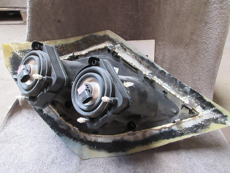 DAF 1784823 // 1784822 SKYLICHT DAF CF XF EURO 6 RECHTS EN LINKS - Headlight for Truck: picture 5 DAF 1784823 // 1784822 SKYLICHT DAF CF XF EURO 6 RECHTS EN LINKS - Headlight for Truck: picture 5