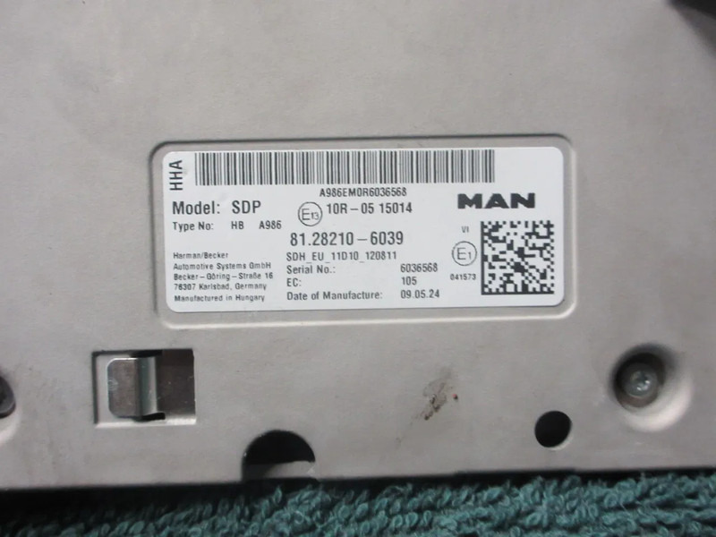 MAN 81.28210-6039 BEELDSCHEREM MAN 18.520 EURO 6 MODEL 2024 - Electrical system for Truck: picture 2 MAN 81.28210-6039 BEELDSCHEREM MAN 18.520 EURO 6 MODEL 2024 - Electrical system for Truck: picture 2