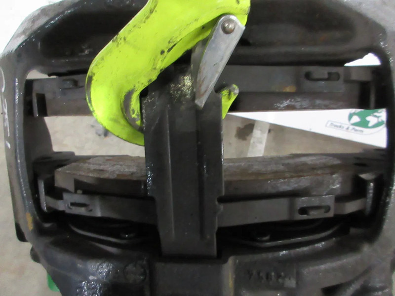 MAN 81.50804-6865//6655//81.50804-6866//6656 REMKLAUW R+L TGM MODEL 2024 - Brake caliper for Truck: picture 3 MAN 81.50804-6865//6655//81.50804-6866//6656 REMKLAUW R+L TGM MODEL 2024 - Brake caliper for Truck: picture 3