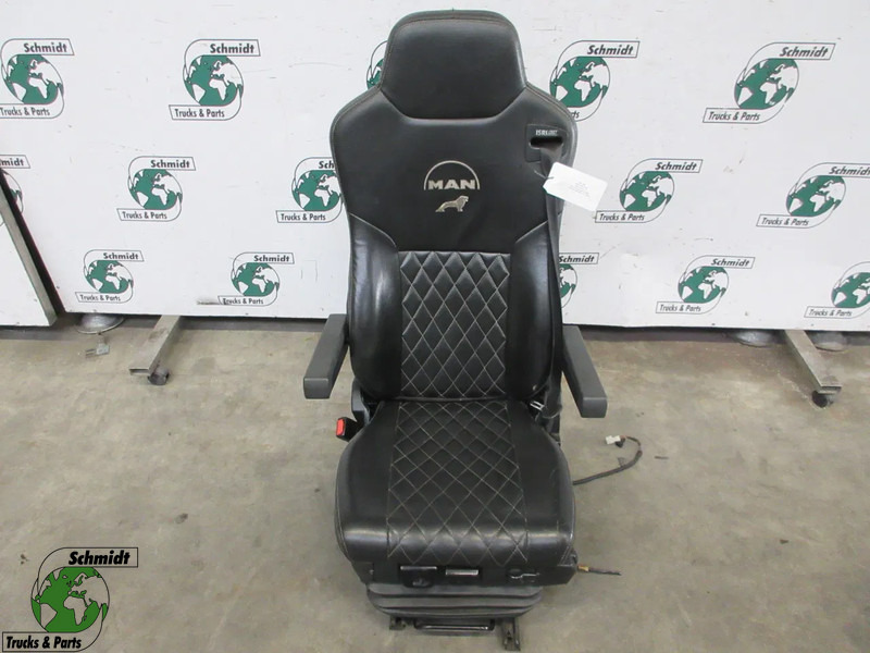 MAN 81.62307-6531//81.62307-6529//81.62307-6562//81.62307-6558 STOELEN SET - Seat for Truck: picture 1 MAN 81.62307-6531//81.62307-6529//81.62307-6562//81.62307-6558 STOELEN SET - Seat for Truck: picture 1