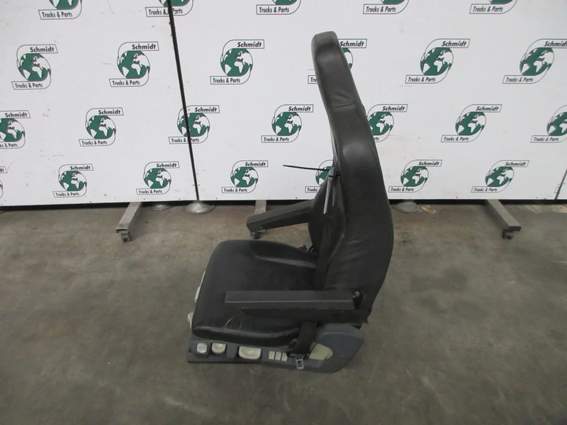 MAN 81.62307-6623//81.62307-662181.62307-6562//81.62307-6558 STOELEN SET - Seat for Truck: picture 3 MAN 81.62307-6623//81.62307-662181.62307-6562//81.62307-6558 STOELEN SET - Seat for Truck: picture 3