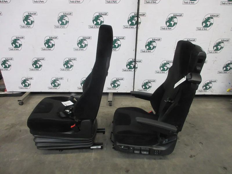 MAN 81.62310-6439 // 81.62310-6394 STOELEN SET MAN 18.430 MODEL 2023 - Seat for Truck: picture 4 MAN 81.62310-6439 // 81.62310-6394 STOELEN SET MAN 18.430 MODEL 2023 - Seat for Truck: picture 4