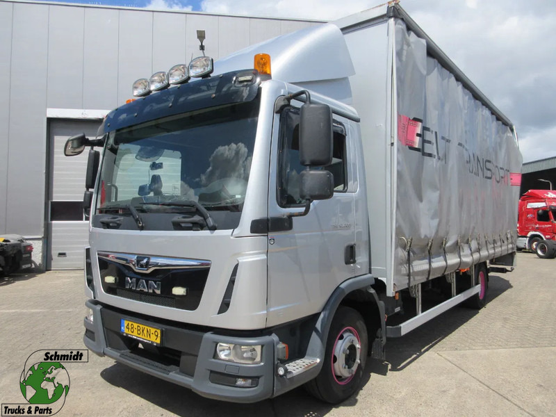 MAN TGL 12.220 TGL EURO 6 - Curtainsider truck: picture 1 MAN TGL 12.220 TGL EURO 6 - Curtainsider truck: picture 1