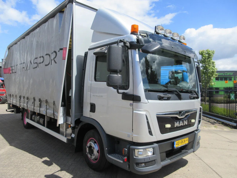 MAN TGL 12.220 TGL EURO 6 - Curtainsider truck: picture 3 MAN TGL 12.220 TGL EURO 6 - Curtainsider truck: picture 3