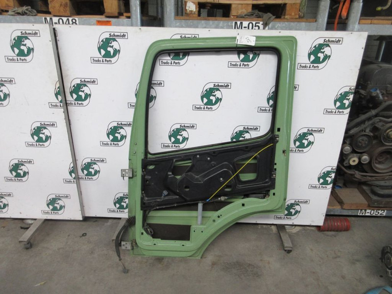 Mercedes-Benz AXOR A 979 720 20 05 PORTIER RECHTS - Door and parts for Truck: picture 3 Mercedes-Benz AXOR A 979 720 20 05 PORTIER RECHTS - Door and parts for Truck: picture 3