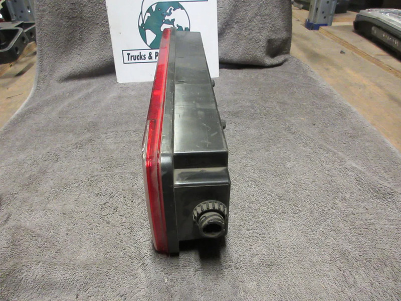 Scania 1498102 ACHTERLAMP SCANIA R SERIE MODEL EURO 5 - Tail light for Truck: picture 2 Scania 1498102 ACHTERLAMP SCANIA R SERIE MODEL EURO 5 - Tail light for Truck: picture 2