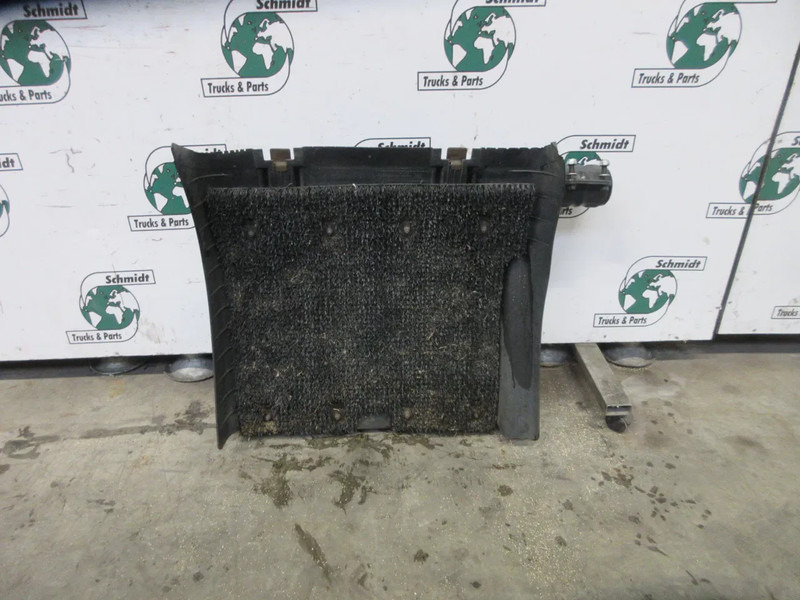 Scania 2380953 // 2476460 // 2054594 // 2302631 SPATBORD MET LED NGS RECHTS - Tail light for Truck: picture 2 Scania 2380953 // 2476460 // 2054594 // 2302631 SPATBORD MET LED NGS RECHTS - Tail light for Truck: picture 2