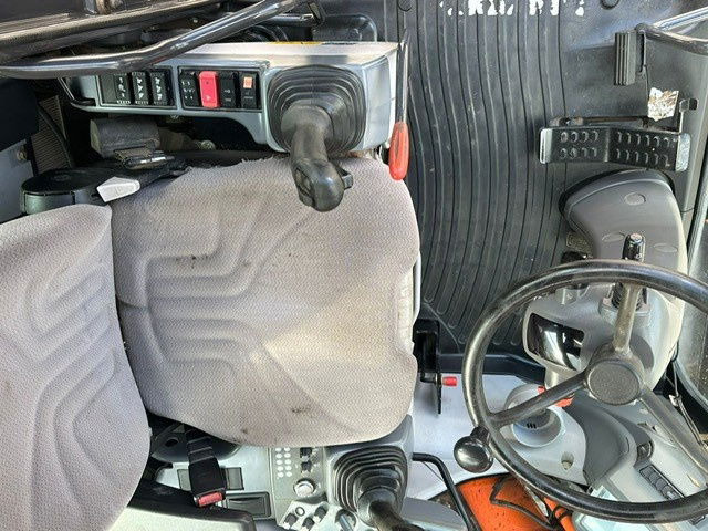 Hitachi ZX170W-6 - Wheel excavator: picture 2 Hitachi ZX170W-6 - Wheel excavator: picture 2