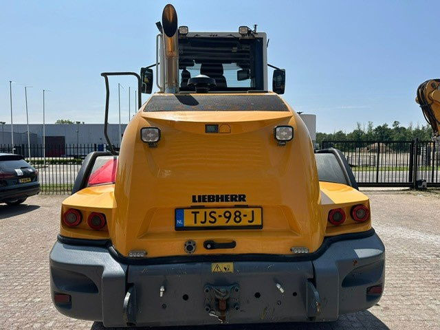 Wheel loader Liebherr L538: picture 6