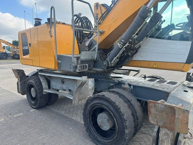 Liebherr LH22M Litronic Overslag grijper - Waste/ Industry handler: picture 5 Liebherr LH22M Litronic Overslag grijper - Waste/ Industry handler: picture 5