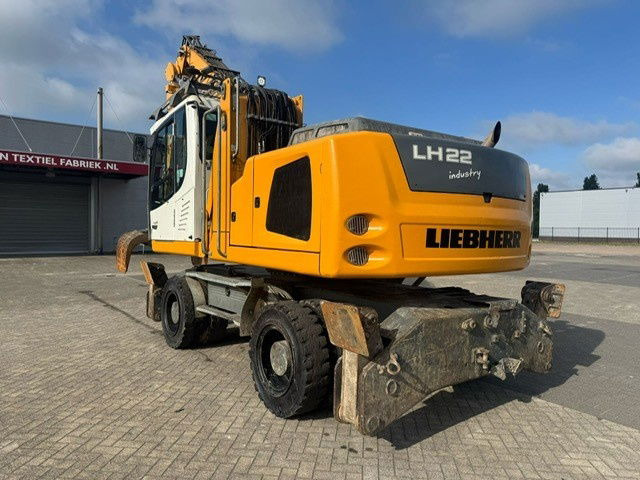 Liebherr LH22M Litronic Overslag grijper - Waste/ Industry handler: picture 3 Liebherr LH22M Litronic Overslag grijper - Waste/ Industry handler: picture 3