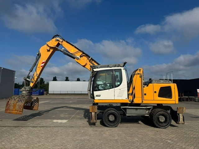 Liebherr LH22M Litronic Overslag grijper - Waste/ Industry handler: picture 2 Liebherr LH22M Litronic Overslag grijper - Waste/ Industry handler: picture 2