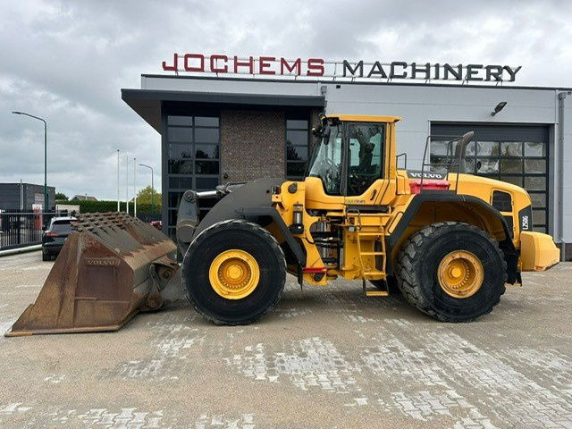 Volvo L250G - Wheel loader: picture 2 Volvo L250G - Wheel loader: picture 2