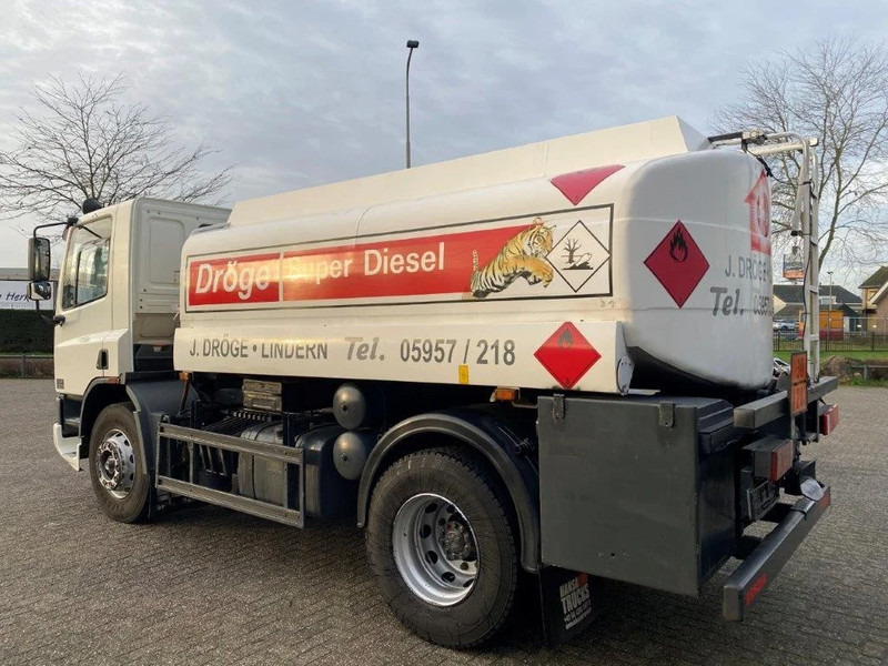 DAF 65CF-240 / FULL STEEL / POMP / 3 COMPARTIMENTS / 8350 LITER / ONLY:25969 KM / EURO-2 / MANUAL / GOOD CONDITION - Tank truck: picture 3 DAF 65CF-240 / FULL STEEL / POMP / 3 COMPARTIMENTS / 8350 LITER / ONLY:25969 KM / EURO-2 / MANUAL / GOOD CONDITION - Tank truck: picture 3