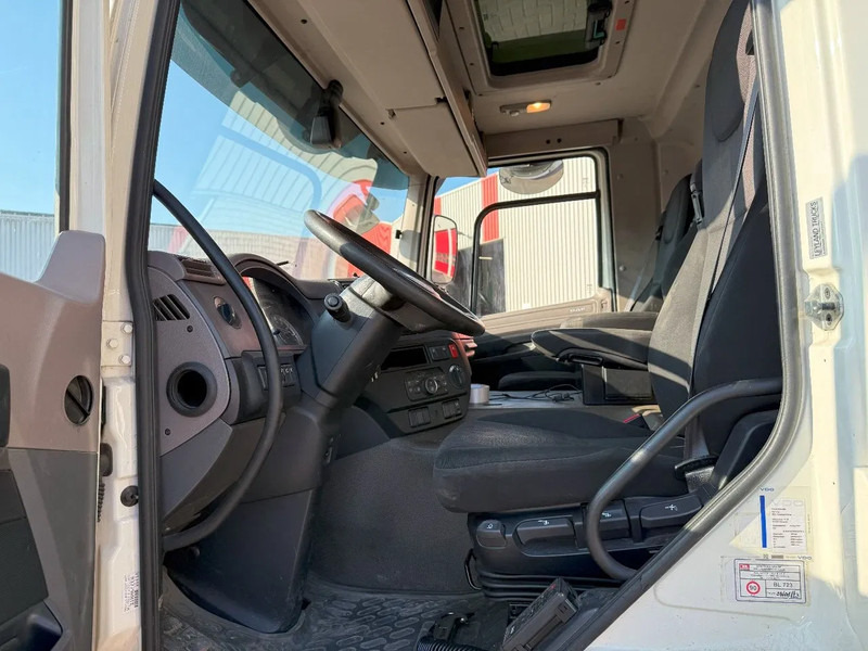 Leasing of DAF CF 230 / ENGINE RUNNING / ONLY:286284 KM / ACC / LWDS / PLATFORM 2000 KG / 3SEATS / AUTOMATIC / EURO-6 / 2018 DAF CF 230 / ENGINE RUNNING / ONLY:286284 KM / ACC / LWDS / PLATFORM 2000 KG / 3SEATS / AUTOMATIC / EURO-6 / 2018: picture 16