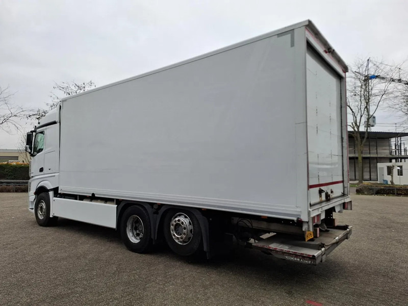 Mercedes-Benz Actros 2843 / NL TRUCK / TUV:08-01-2026 / LIFT+LENKACHSE / SMART TACHO / NAVI / PLATFORM 1500 KG / 2XBED / EURO-6 / 2015 - Box truck: picture 3 Mercedes-Benz Actros 2843 / NL TRUCK / TUV:08-01-2026 / LIFT+LENKACHSE / SMART TACHO / NAVI / PLATFORM 1500 KG / 2XBED / EURO-6 / 2015 - Box truck: picture 3