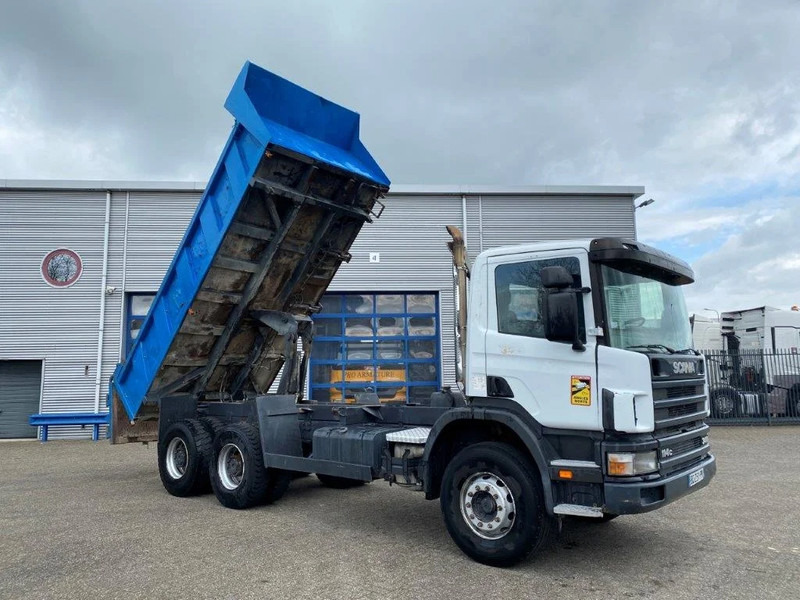 Scania 114-340 / 6X4 / 2 SIDE TIPPER / BIG AXLE / FULL-STEEL / DRUM BRAKES / MANUAL / 1999 - Tipper: picture 5 Scania 114-340 / 6X4 / 2 SIDE TIPPER / BIG AXLE / FULL-STEEL / DRUM BRAKES / MANUAL / 1999 - Tipper: picture 5