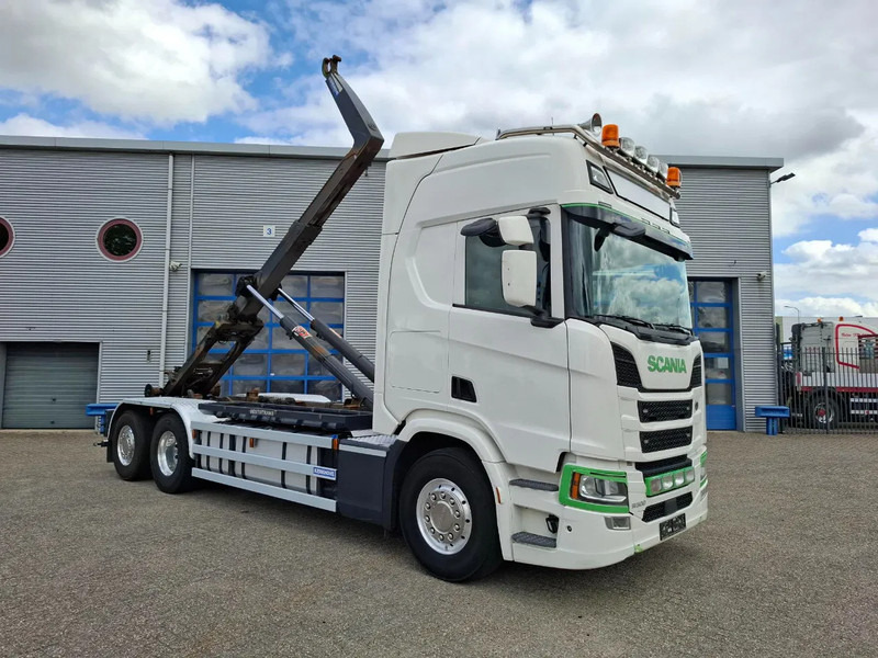 Scania NGS R500 / RETARDER / AJK HOOK 22 TON / LIFT+LENKACHSE / TUV:17-06-2026 / NAVI / LWDS / ALCOA / LEATHER / AUTOMATIC / EURO-6 / 2 - Hook lift truck: picture 2 Scania NGS R500 / RETARDER / AJK HOOK 22 TON / LIFT+LENKACHSE / TUV:17-06-2026 / NAVI / LWDS / ALCOA / LEATHER / AUTOMATIC / EURO-6 / 2 - Hook lift truck: picture 2