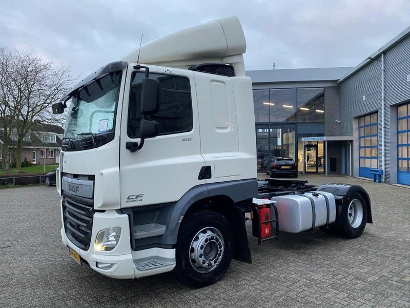 DAF CF370 / NICE CLEAN NL TRUCK / TYRES 80% / AUTOMATIC / EURO-6 / 2015 - Tractor unit: picture 1 DAF CF370 / NICE CLEAN NL TRUCK / TYRES 80% / AUTOMATIC / EURO-6 / 2015 - Tractor unit: picture 1