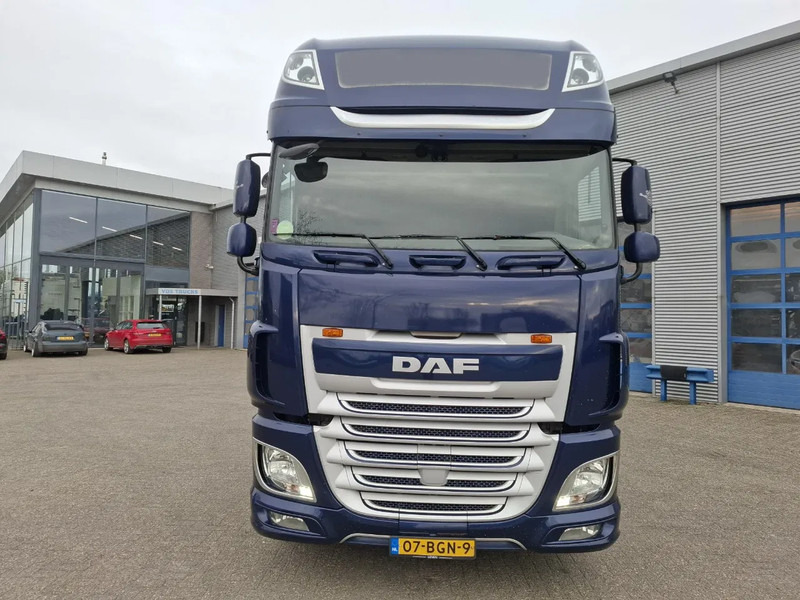 Tractor unit DAF XF106-440 / NL TRUCK / TUV:19-03-2026 / SMART TACHO / ACC / LWDS / FRIDGE / FULL SPOILER / AUTOMATIC / EURO-6 / 2016: picture 6 Tractor unit DAF XF106-440 / NL TRUCK / TUV:19-03-2026 / SMART TACHO / ACC / LWDS / FRIDGE / FULL SPOILER / AUTOMATIC / EURO-6 / 2016: picture 6