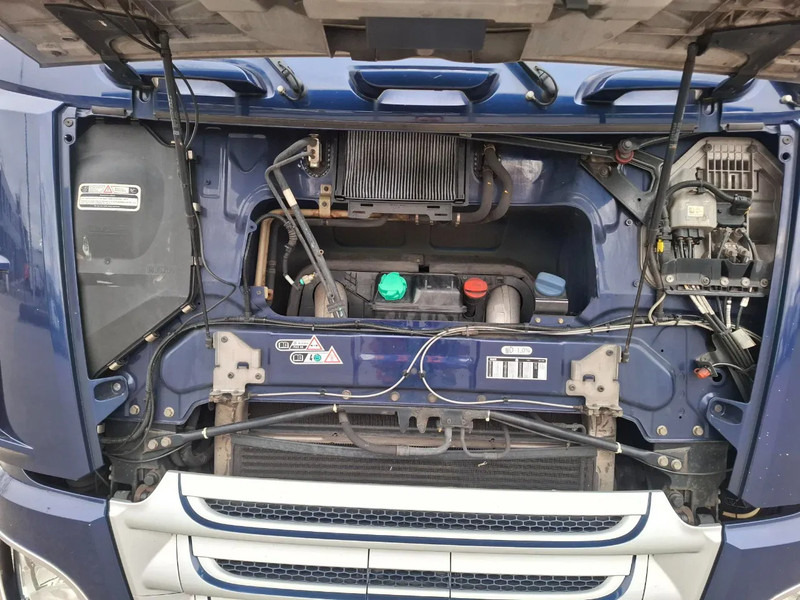 Tractor unit DAF XF106-440 / NL TRUCK / TUV:19-03-2026 / SMART TACHO / ACC / LWDS / FRIDGE / FULL SPOILER / AUTOMATIC / EURO-6 / 2016: picture 7 Tractor unit DAF XF106-440 / NL TRUCK / TUV:19-03-2026 / SMART TACHO / ACC / LWDS / FRIDGE / FULL SPOILER / AUTOMATIC / EURO-6 / 2016: picture 7