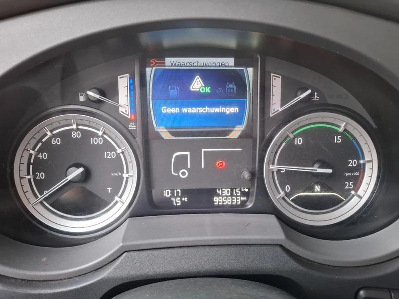 Tractor unit DAF XF106-440 / NL TRUCK / TUV:19-03-2026 / SMART TACHO / ACC / LWDS / FRIDGE / FULL SPOILER / AUTOMATIC / EURO-6 / 2016: picture 15 Tractor unit DAF XF106-440 / NL TRUCK / TUV:19-03-2026 / SMART TACHO / ACC / LWDS / FRIDGE / FULL SPOILER / AUTOMATIC / EURO-6 / 2016: picture 15