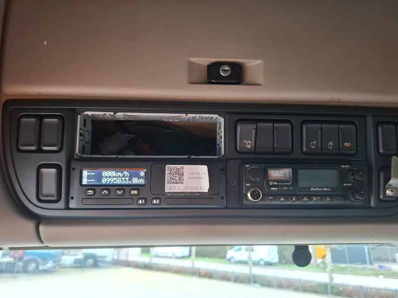 Tractor unit DAF XF106-440 / NL TRUCK / TUV:19-03-2026 / SMART TACHO / ACC / LWDS / FRIDGE / FULL SPOILER / AUTOMATIC / EURO-6 / 2016: picture 19 Tractor unit DAF XF106-440 / NL TRUCK / TUV:19-03-2026 / SMART TACHO / ACC / LWDS / FRIDGE / FULL SPOILER / AUTOMATIC / EURO-6 / 2016: picture 19