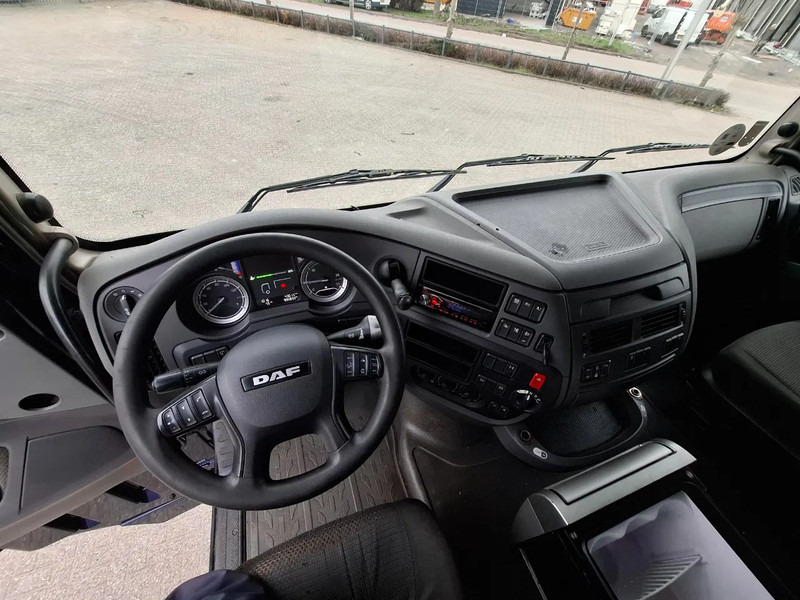 Tractor unit DAF XF106-440 / NL TRUCK / TUV:19-03-2026 / SMART TACHO / ACC / LWDS / FRIDGE / FULL SPOILER / AUTOMATIC / EURO-6 / 2016: picture 11 Tractor unit DAF XF106-440 / NL TRUCK / TUV:19-03-2026 / SMART TACHO / ACC / LWDS / FRIDGE / FULL SPOILER / AUTOMATIC / EURO-6 / 2016: picture 11