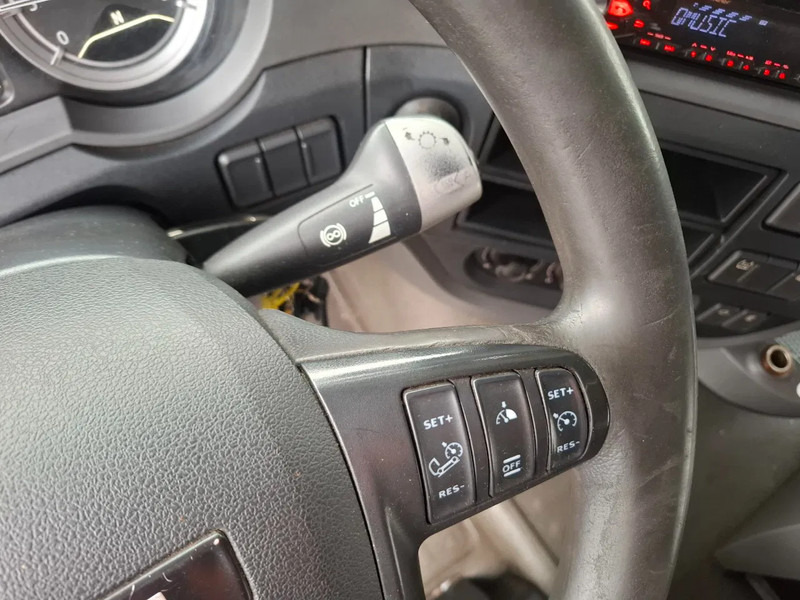 Tractor unit DAF XF106-440 / NL TRUCK / TUV:19-03-2026 / SMART TACHO / ACC / LWDS / FRIDGE / FULL SPOILER / AUTOMATIC / EURO-6 / 2016: picture 14 Tractor unit DAF XF106-440 / NL TRUCK / TUV:19-03-2026 / SMART TACHO / ACC / LWDS / FRIDGE / FULL SPOILER / AUTOMATIC / EURO-6 / 2016: picture 14