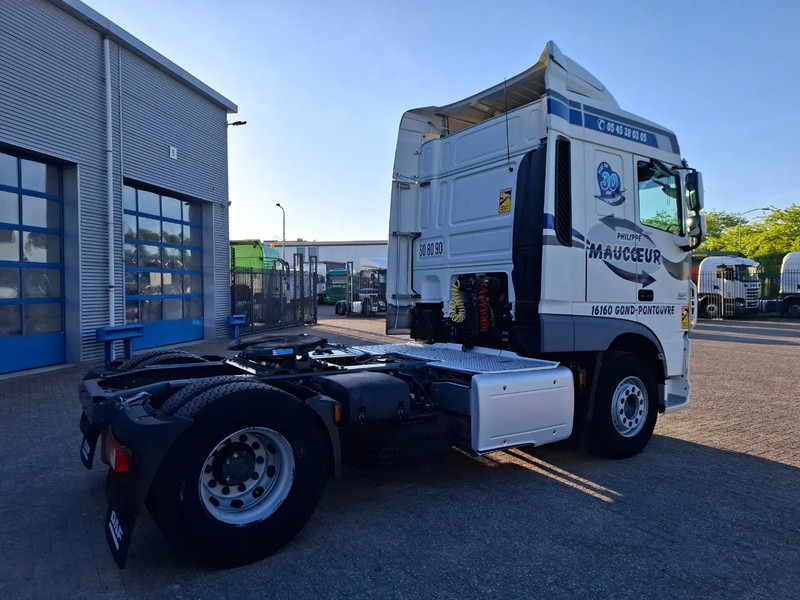 DAF XF106-460 / INTARDER / DEB / MANUAL / AIRCO / CLEAN TRUCK / EURO-6 / 2014 - Tractor unit: picture 5 DAF XF106-460 / INTARDER / DEB / MANUAL / AIRCO / CLEAN TRUCK / EURO-6 / 2014 - Tractor unit: picture 5