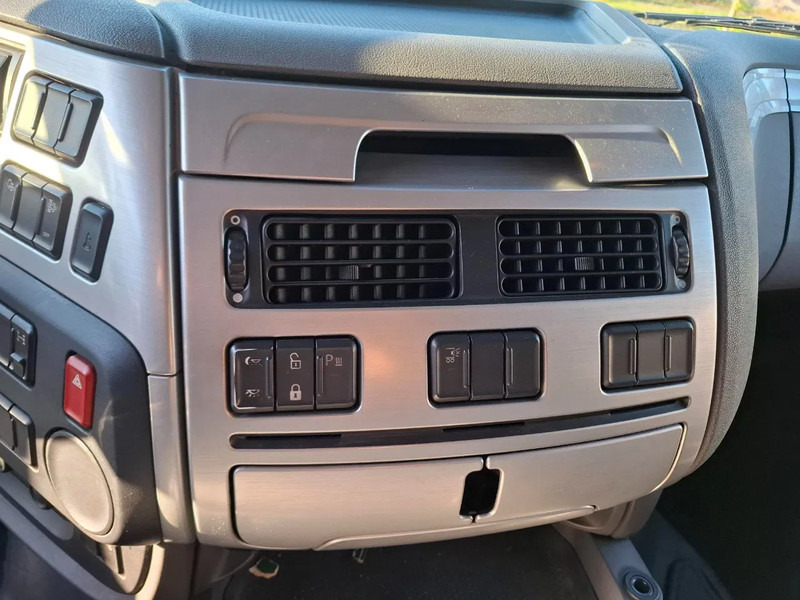 Leasing of DAF XF106-460 / INTARDER / DEB / MANUAL / AIRCO / CLEAN TRUCK / EURO-6 / 2014 DAF XF106-460 / INTARDER / DEB / MANUAL / AIRCO / CLEAN TRUCK / EURO-6 / 2014: picture 17 Leasing of DAF XF106-460 / INTARDER / DEB / MANUAL / AIRCO / CLEAN TRUCK / EURO-6 / 2014 DAF XF106-460 / INTARDER / DEB / MANUAL / AIRCO / CLEAN TRUCK / EURO-6 / 2014: picture 17