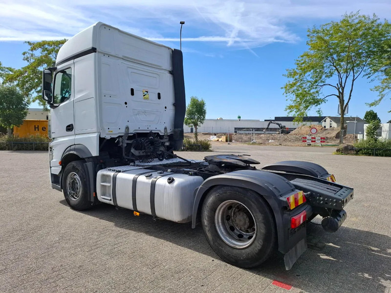 Mercedes-Benz Actros 1945 / HYDRAULICS / LWDS / GEN2 V2 TACHO / 2XBED / FRIDGE / AUTOMATIC / EURO-6 / 2018 - Tractor unit: picture 3 Mercedes-Benz Actros 1945 / HYDRAULICS / LWDS / GEN2 V2 TACHO / 2XBED / FRIDGE / AUTOMATIC / EURO-6 / 2018 - Tractor unit: picture 3