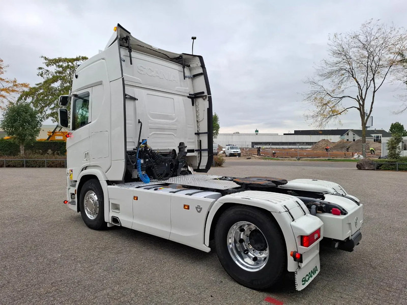 Scania NGS R580 V8 / RETARDER / HYDRAULICS / ONLY:748805 KM / FULL-AIR / SMART TACHO / ALCOA / LEATHER / SIDESKIRTS / EURO-6 / 2019 - Tractor unit: picture 3 Scania NGS R580 V8 / RETARDER / HYDRAULICS / ONLY:748805 KM / FULL-AIR / SMART TACHO / ALCOA / LEATHER / SIDESKIRTS / EURO-6 / 2019 - Tractor unit: picture 3