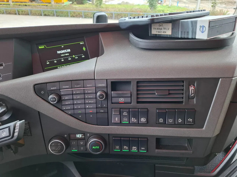 Tractor unit Volvo FH4-460 / CLEAN NL TRUCK / VEB+ / ADR / ACC / LWDS / DAS / DOUBLE TANK / LEATHER / FRIDGE / ALCOA / EURO-6 / 2016: picture 18